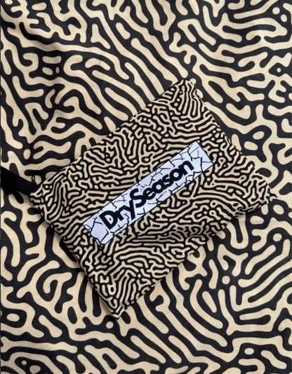 SANDY - Sand Free Magnetic Beach Towel In （Black &  beige）